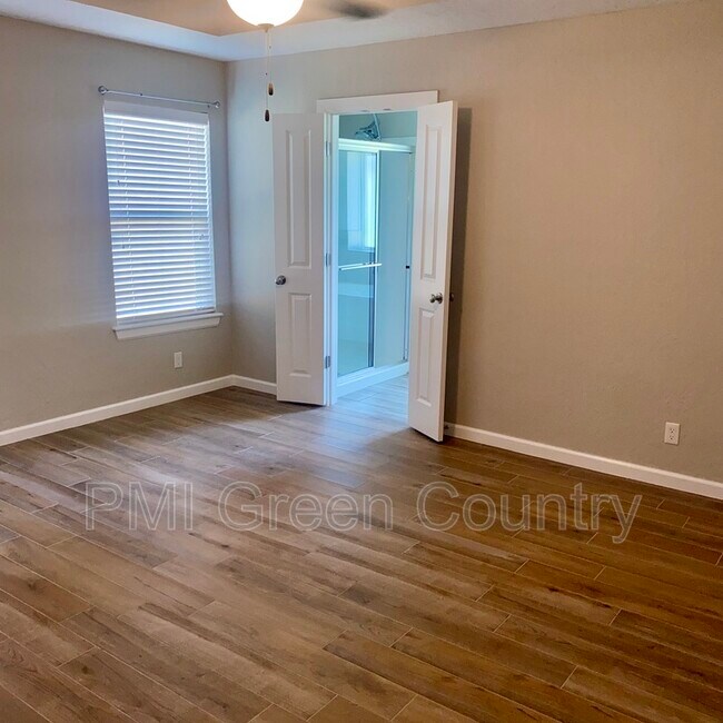 Building Photo - 21025 E 40th Pl S