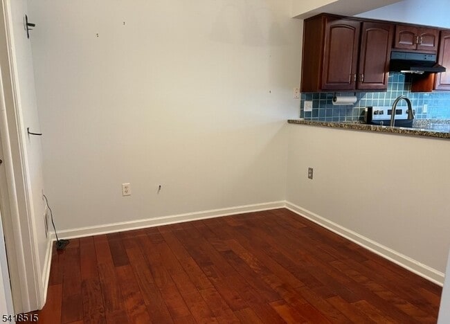 Building Photo - 64 Goldfinch Dr