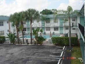 Building Photo - Trayann Apts
