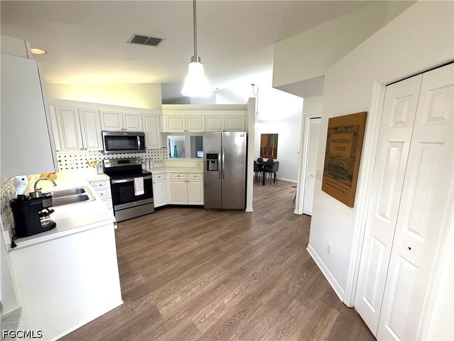 Building Photo - 3740 Fieldstone Blvd