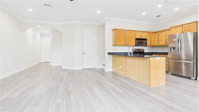 Building Photo - 505 S Tampania Ave