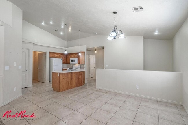 Building Photo - Fresh Carpet! Spacious 5-Bedroom Townhome