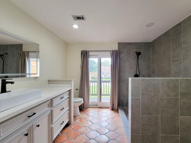 Building Photo - 18603 Point Lookout Dr