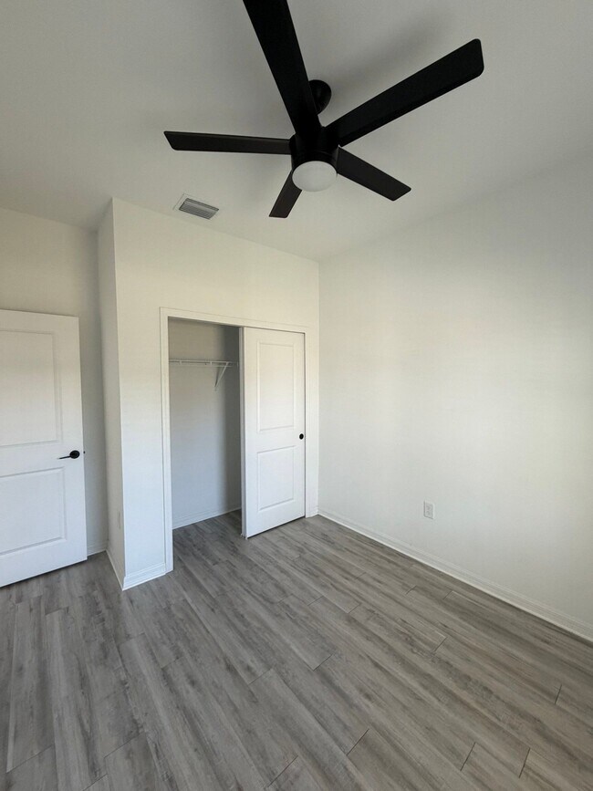 Building Photo - 1145 Edgerton Ave