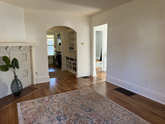 Living room - 1020 Byron Dr SW