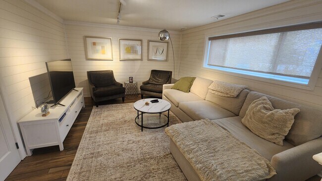 Building Photo - 5145 Greer Rd