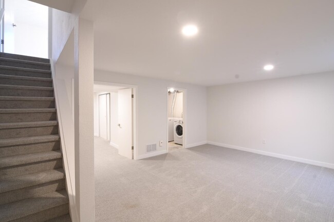 Building Photo - 5004 E Hinsdale Pl