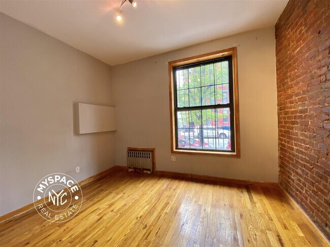 Building Photo - 891 Bergen St