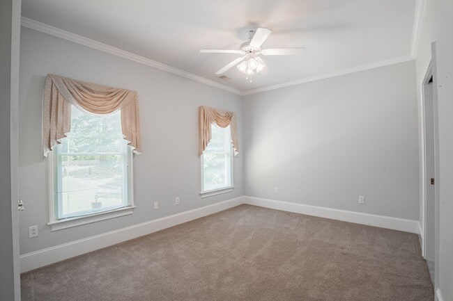 Building Photo - 785 Glenwood Dr