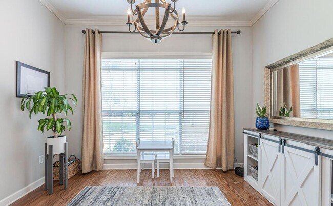 Building Photo - Welcome to Serenity at its finest!!