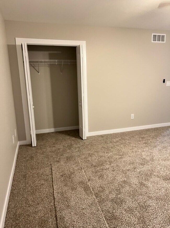 Building Photo - 1805 Dainesway Dr