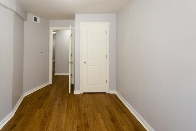 Building Photo - 4408 N Hazel St