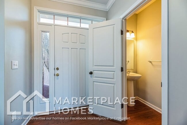 Building Photo - 2807 Bentwood Dr