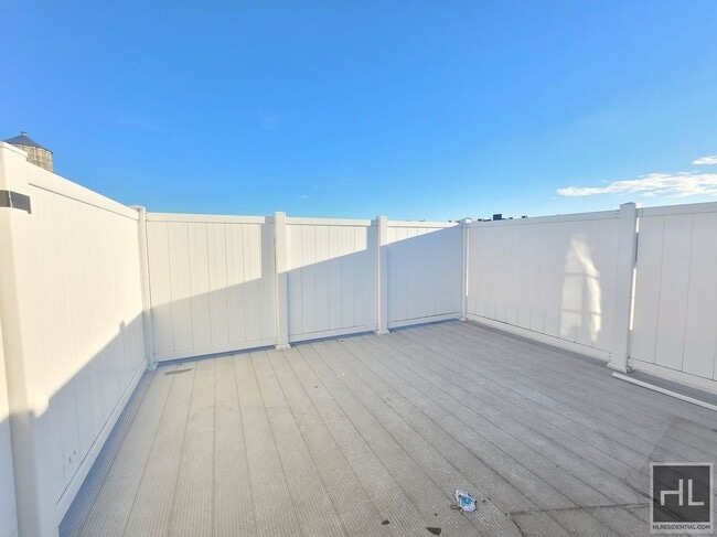 Building Photo - East 3rd Street