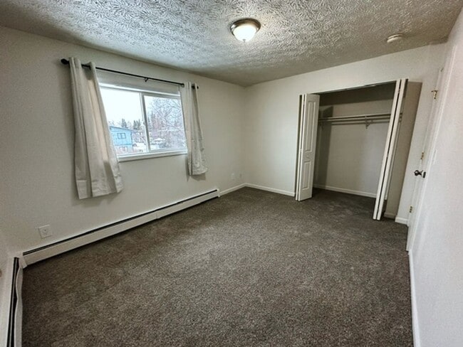 Building Photo - 3012 W 33rd Ave