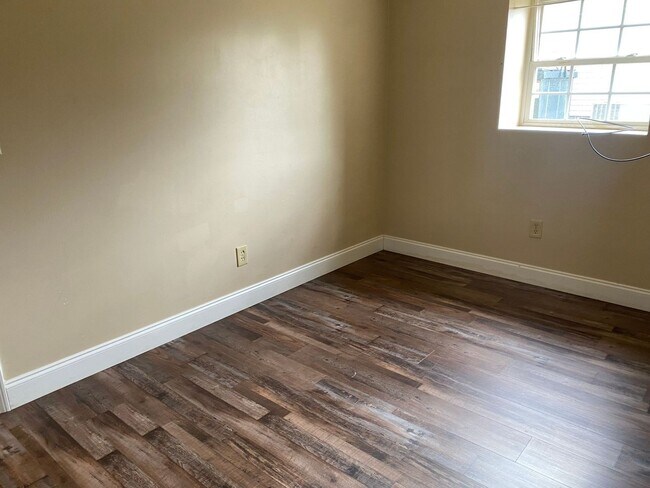 Building Photo - 413 N Church # 2