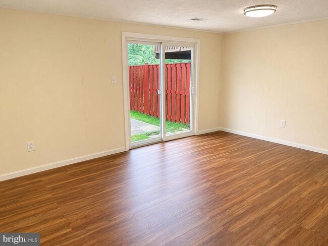 Building Photo - 5530 Kendrick Ln