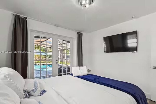 Building Photo - 909 NE 7th St