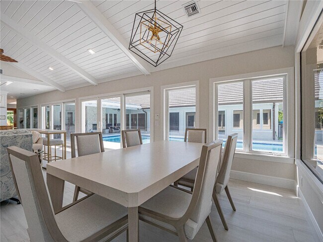 Building Photo - 195 Spinnaker Dr