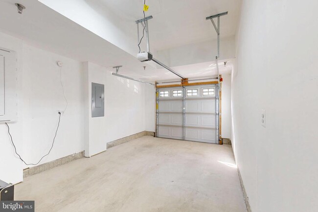 Building Photo - 2375 Stephanie Tessa Ln