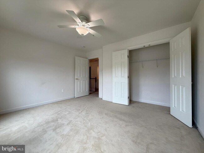 Building Photo - 4415 Medallion Dr