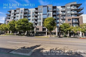 Building Photo - Beautiful Downtown Apartment!