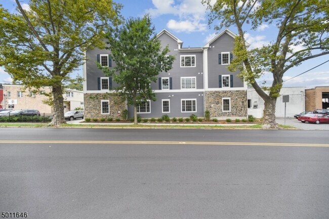 Primary Photo - 86 Park Ave