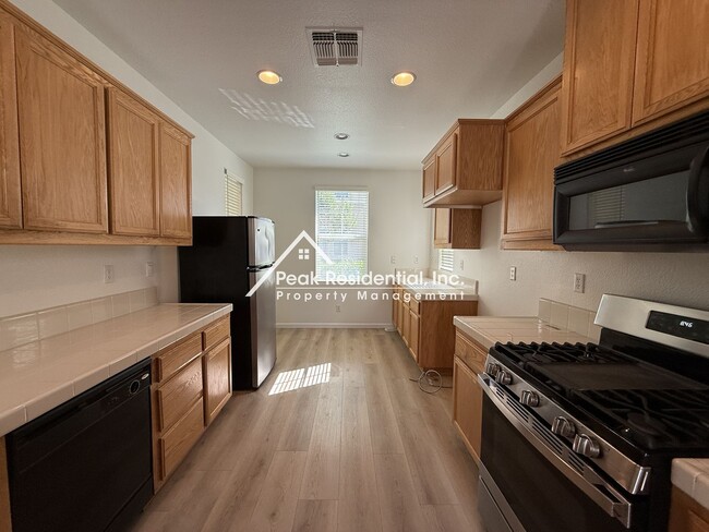 Building Photo - A Beautiful 3bd/2.5ba North Natomas Home with 2-Car Garage!