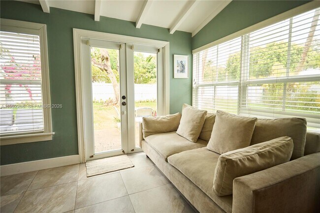 Building Photo - 5755 Devonshire Blvd