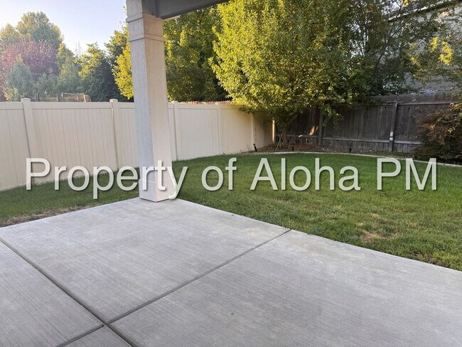 Building Photo - 817 E Ionia Dr