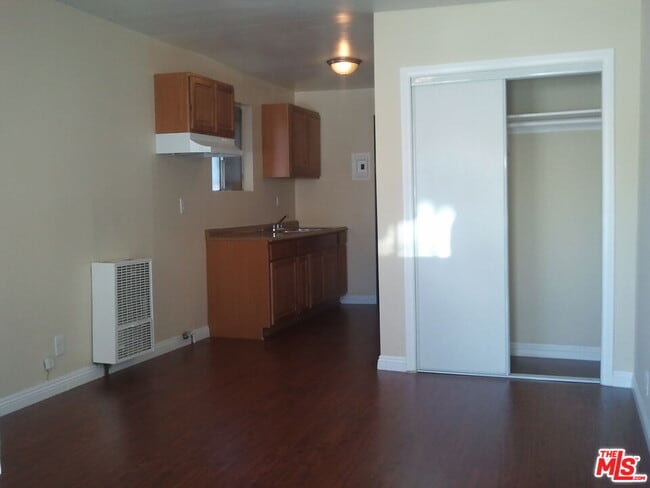 Building Photo - 3009 Sierra St