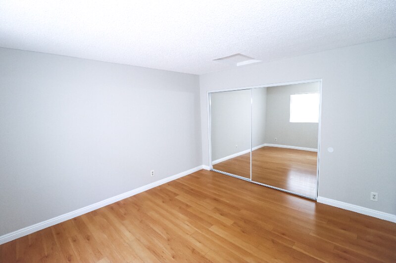 Building Photo - 626 E Verdugo Ave