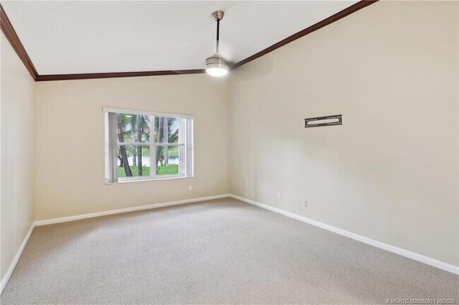 Building Photo - 907 SE Westminster Pl