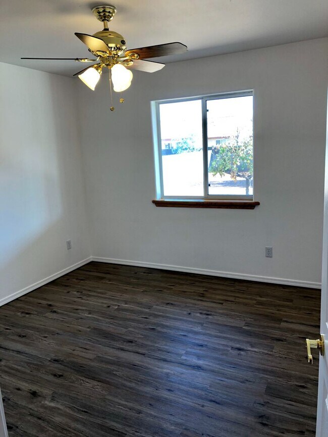 Building Photo - Great Home 3 Bedroom Home in Beautiful Nei...