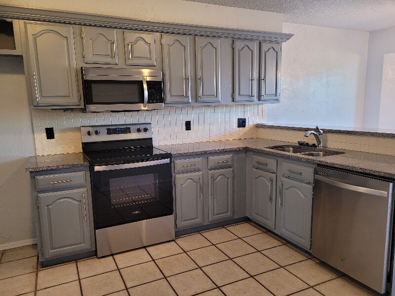 Building Photo - 132 Sonora