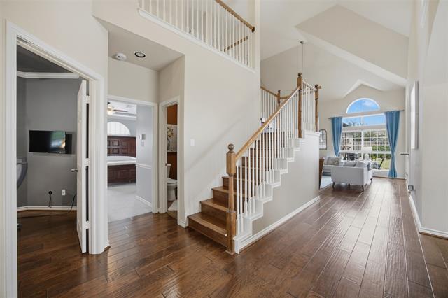 Building Photo - 607 Hilltop Dr