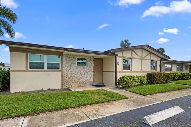 Building Photo - 2765 Ashley Dr W