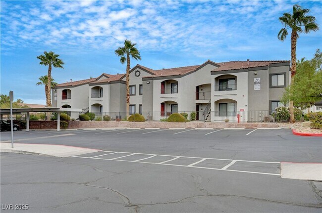 Building Photo - 950 Seven Hills Dr