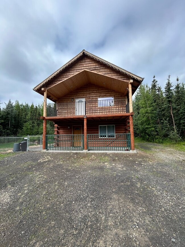 Building Photo - Century 21 Gold Rush - 2 bed, 1.5 bath (North Pole)