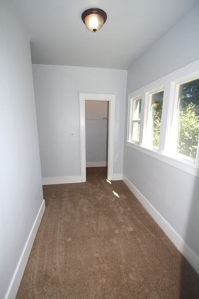 Building Photo - 18824 Bothell Way NE