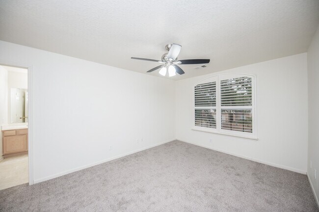 Building Photo - 2922 Copper Cliff Dr