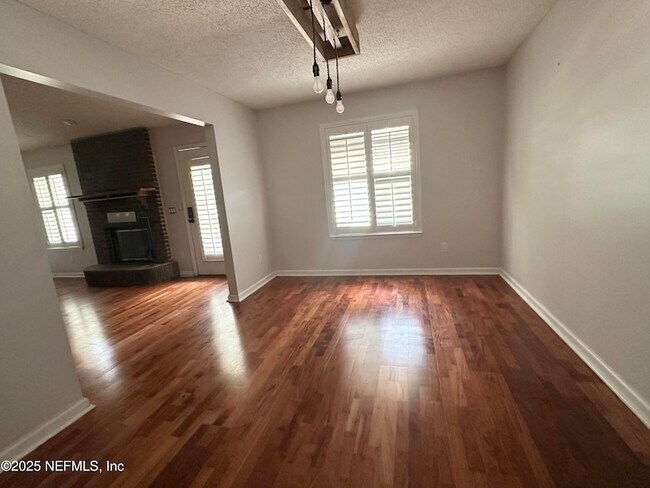 Building Photo - 10373 Birchfield Dr