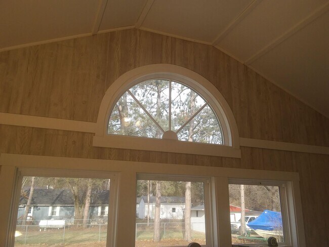 Building Photo - N4567 Oak Knoll Dr