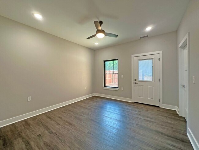 Building Photo - 6 Estes Wy