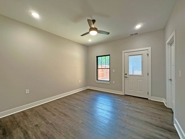 Building Photo - New Construction 3/2 Townhome in Buffalo Creek