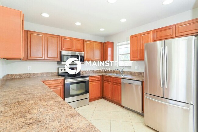 Building Photo - 3 Bedroom Pet-Friendly Home in Port St. Lucie, FL with Main Street Renewal