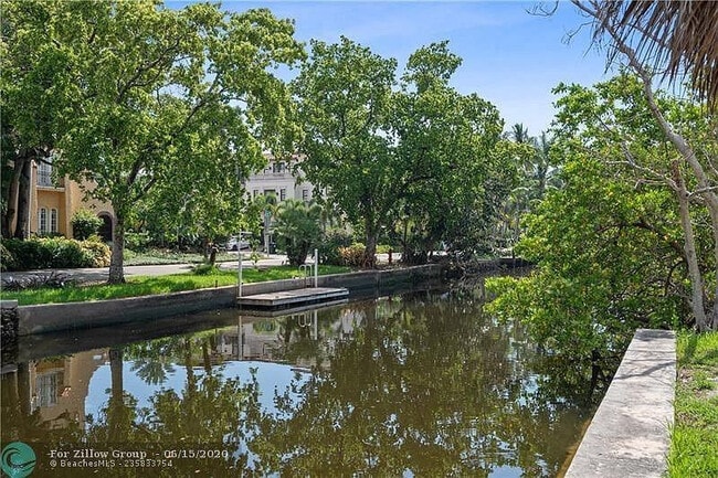 Building Photo - 924 SE 2nd St