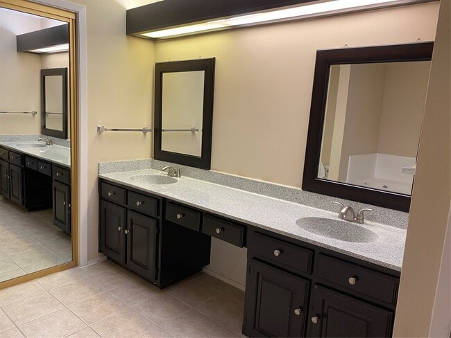 Building Photo - 12625 Memorial Dr