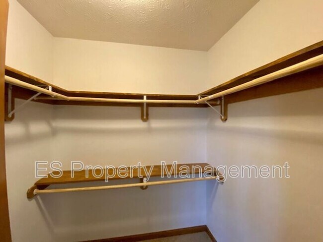 Building Photo - 5834 Blackley Ln
