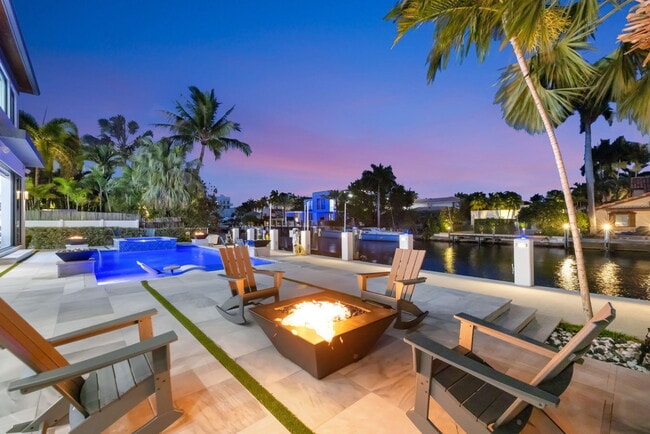 Building Photo - 334 Isle of Capri Dr